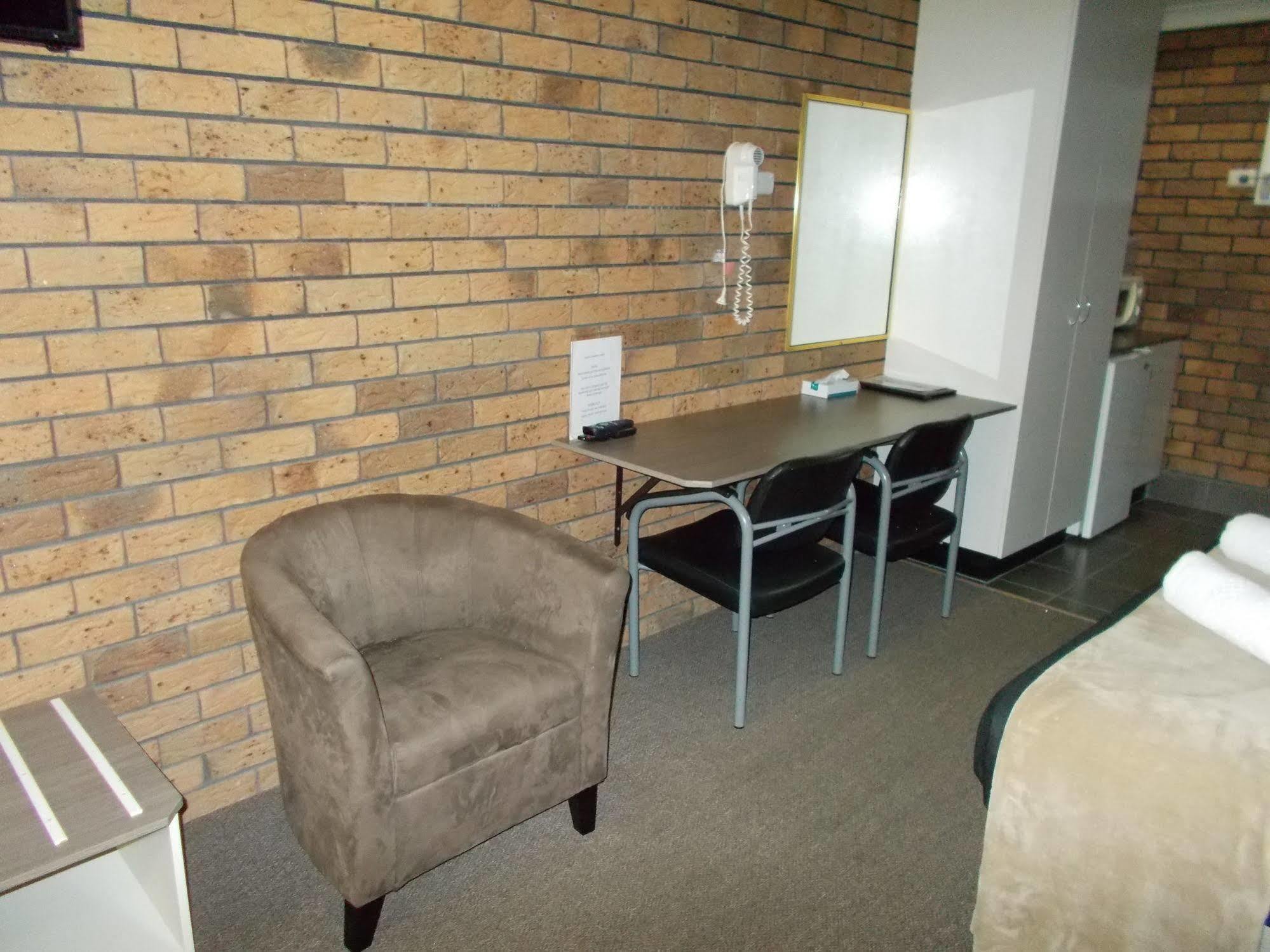 Park House Motor Inn Oakey Eksteriør billede